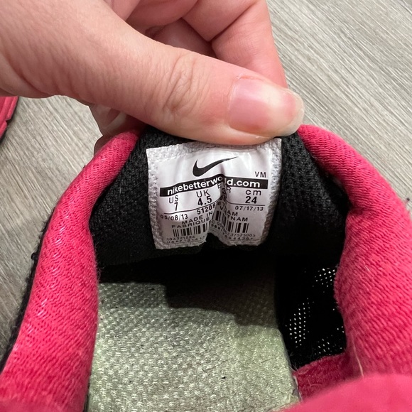 NIKE SHOES - Picture 9 of 9